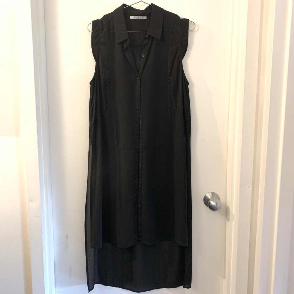 Hi-low long sleeveless blouse